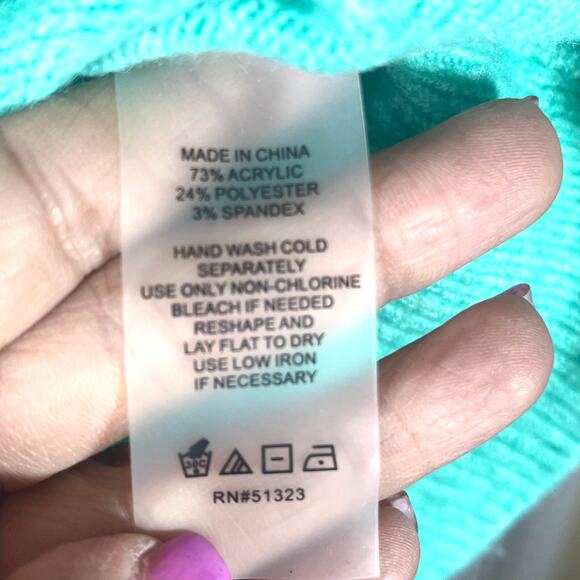 Vince Camuto Aqua Teal Soft Crew Neck Sweater Size Medium - Picture 5 of 5